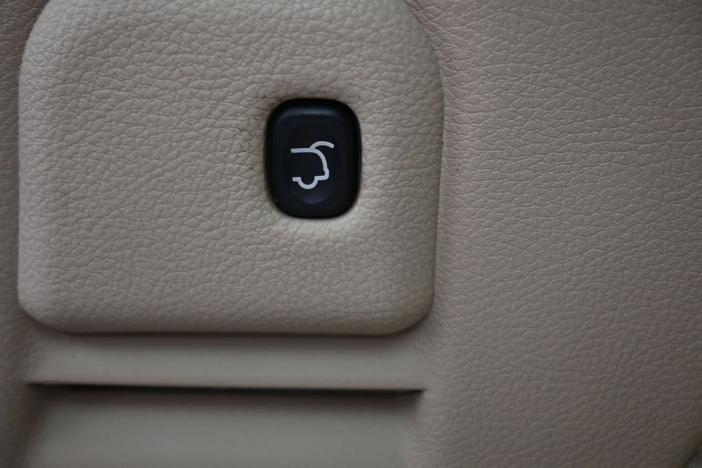 Used 2017 Gray Jeep Overland image 14