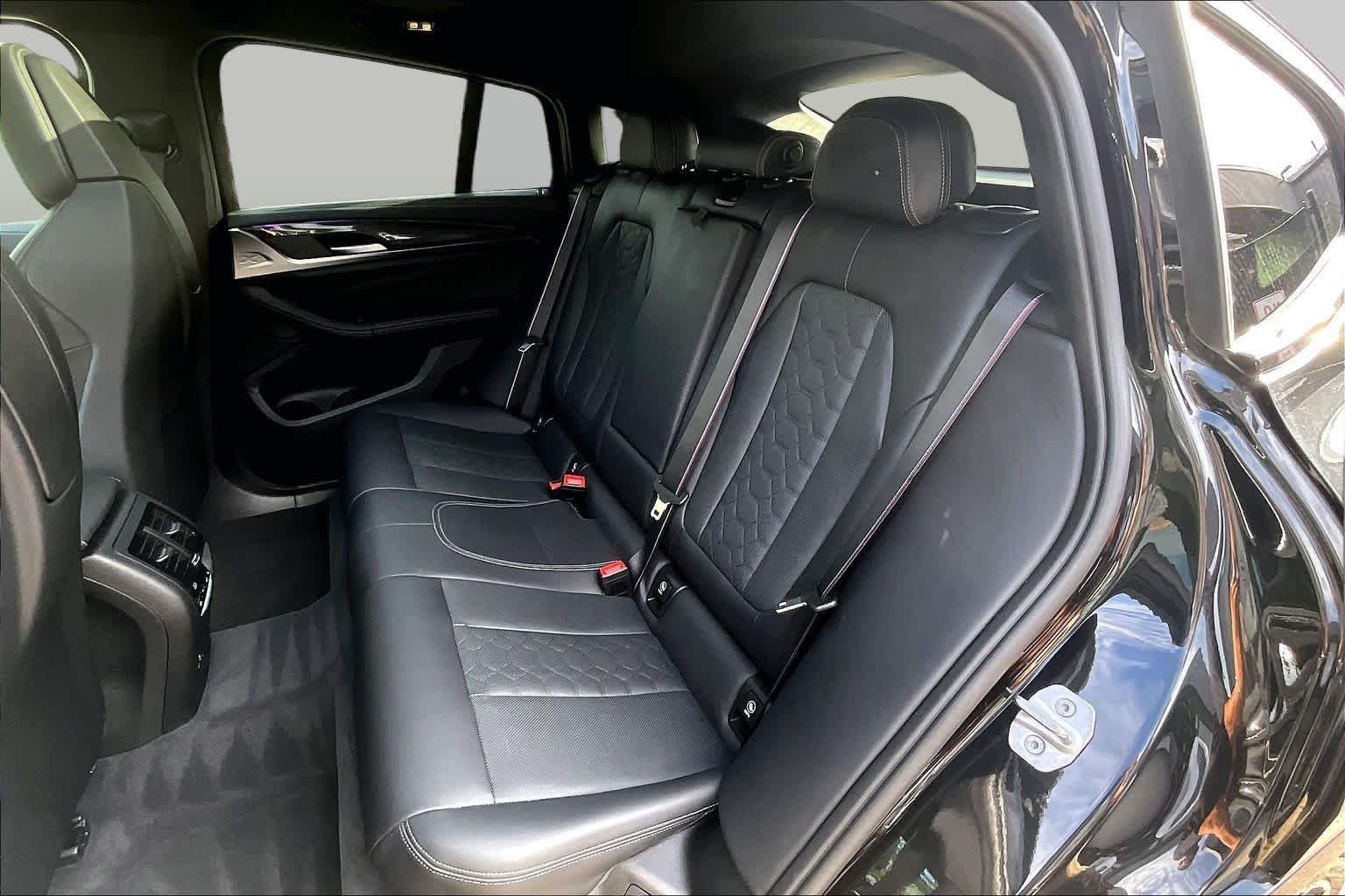 Used 2023 Black Sapphire Metallic BMW  image 19