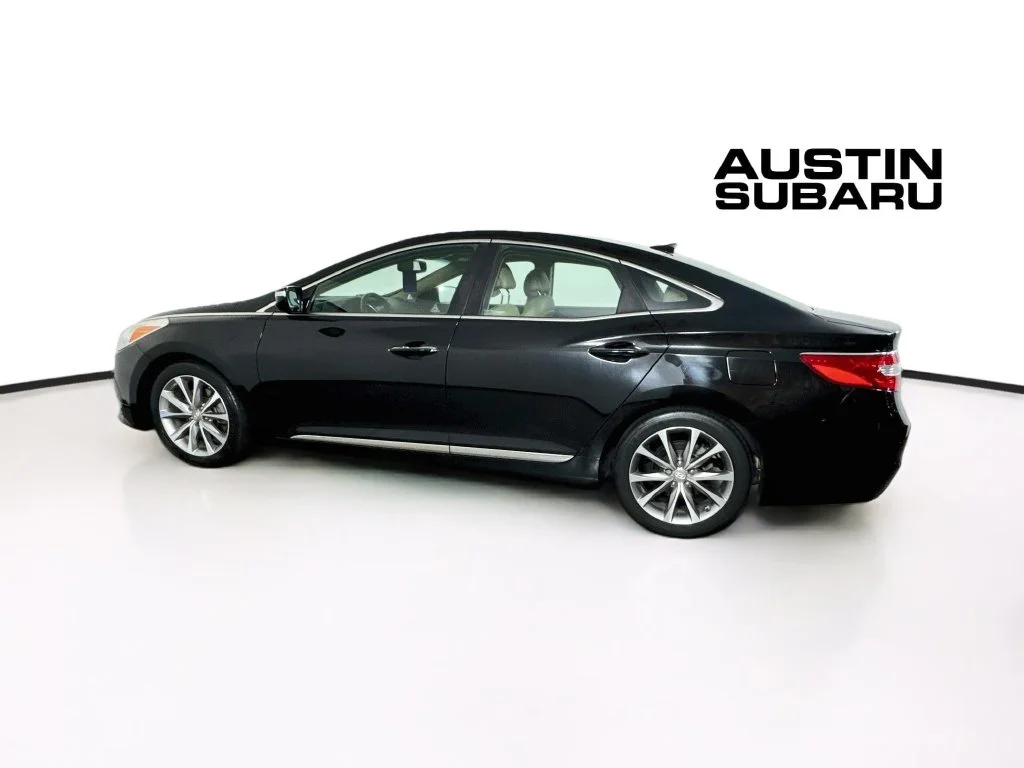 Used 2016 Black Hyundai Base image 4