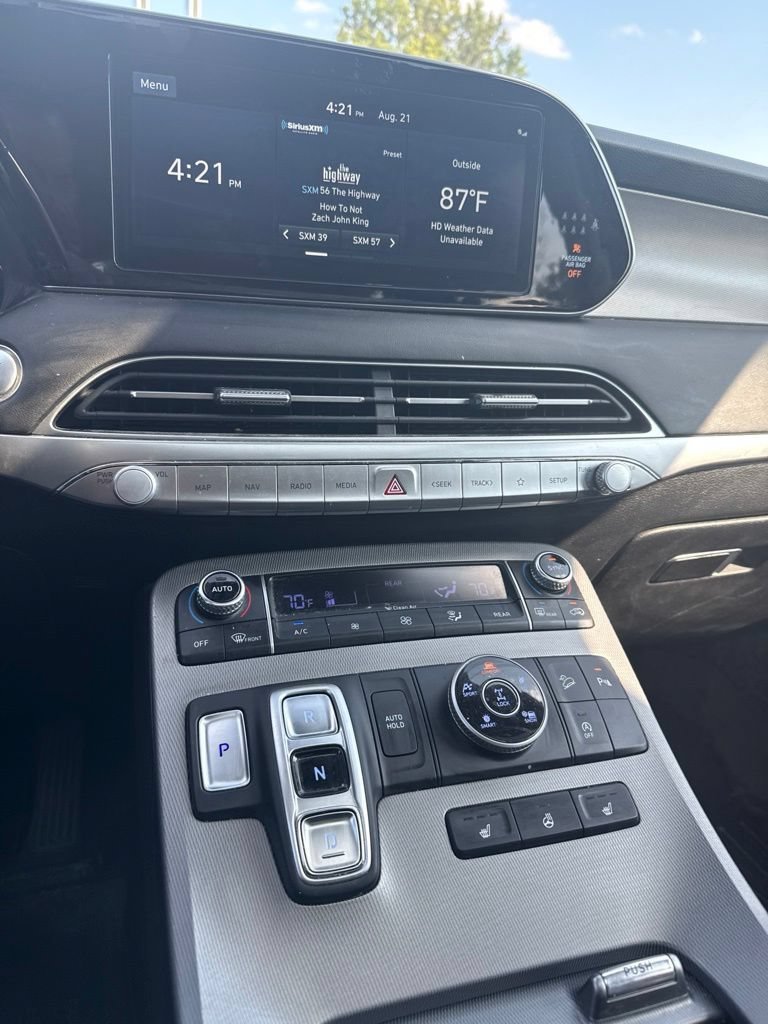 Used 2020 Black Hyundai SEL image 7