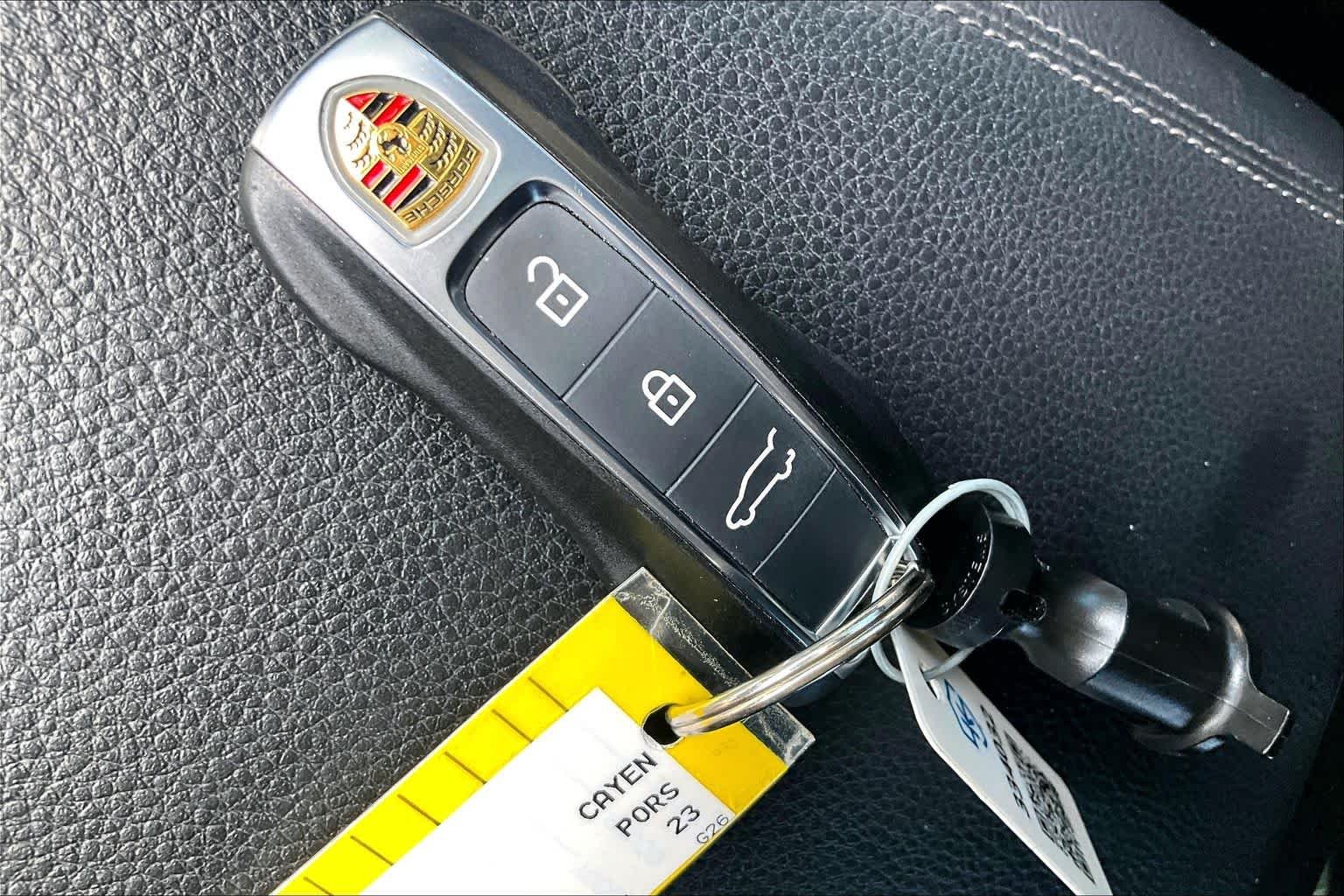 Used 2023  Porsche  image 15