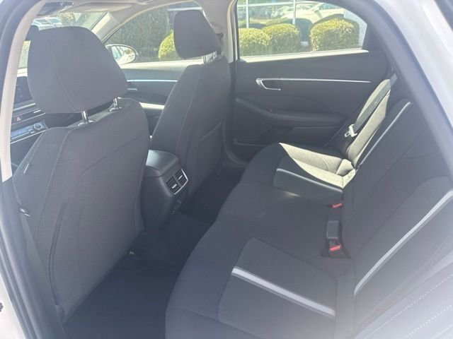 Used 2023 White Hyundai SEL image 18