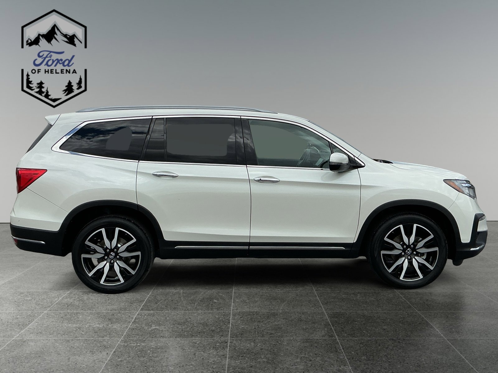 Used 2019 White Honda Touring 8-Passenger image 6