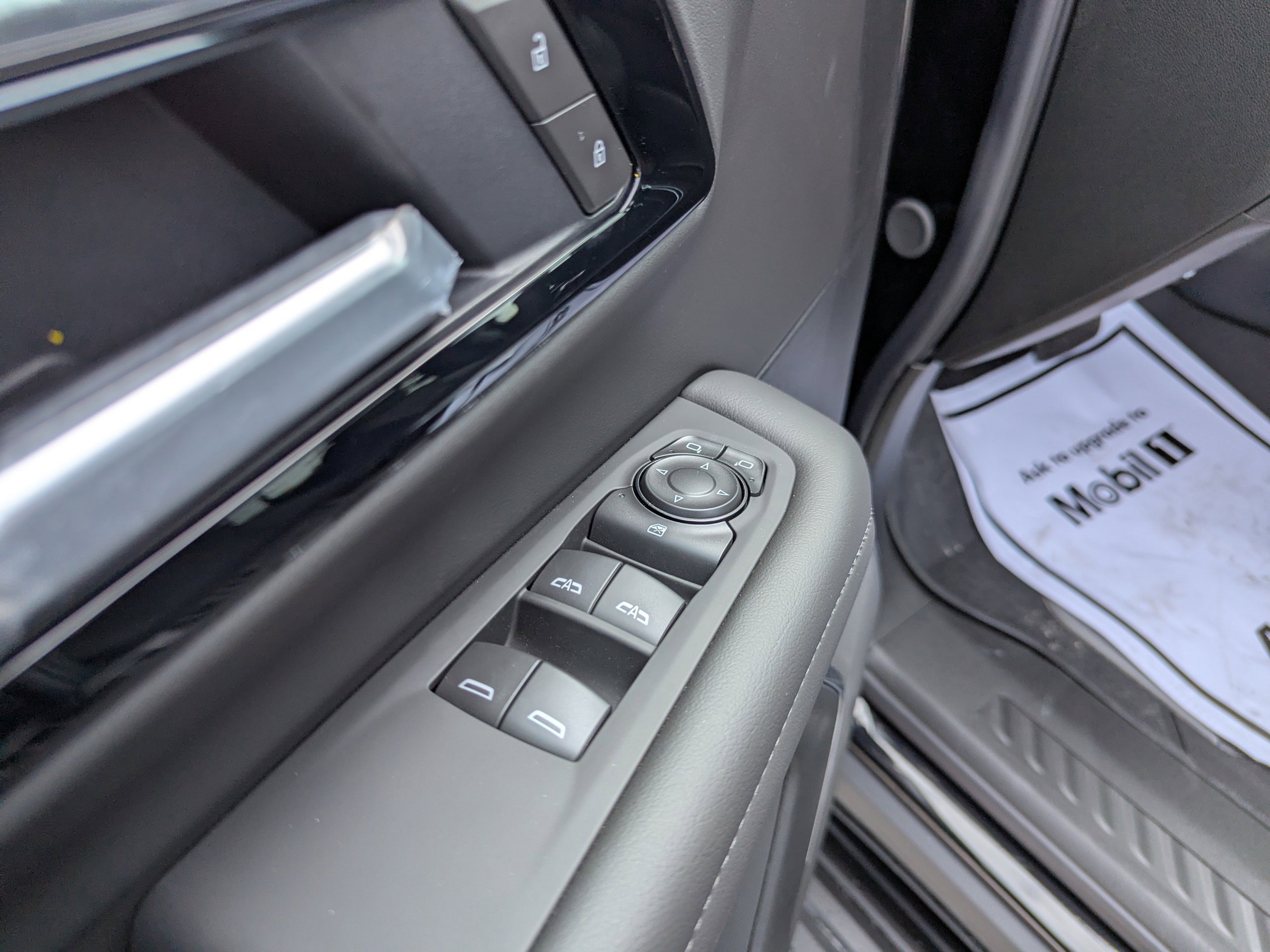 2026 Chevrolet Suburban LS - Photo 9