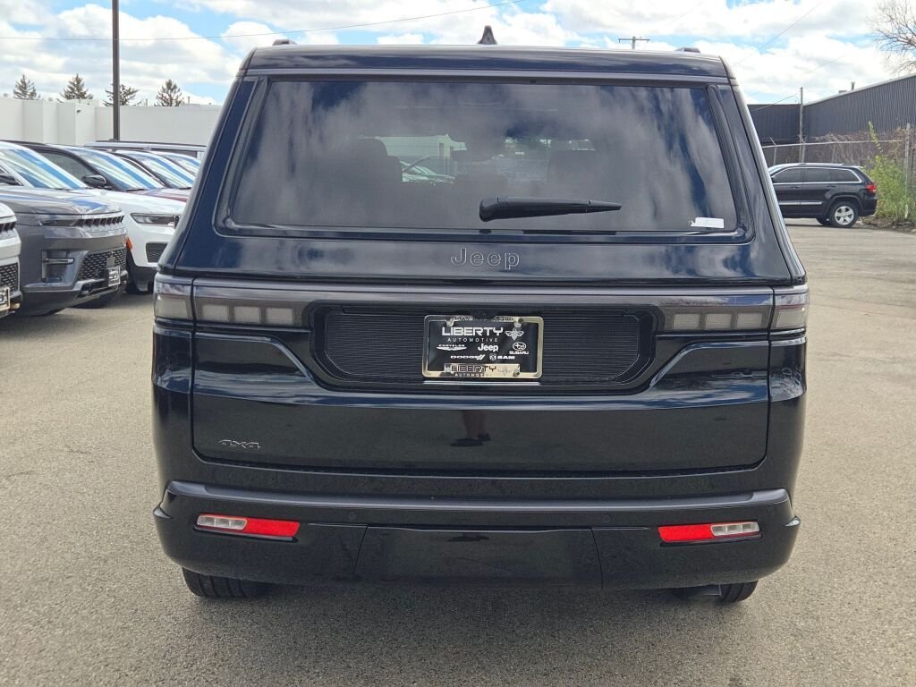 New 2026 High Gloss Black Exterior Paint Jeep Limited Reserve image 15