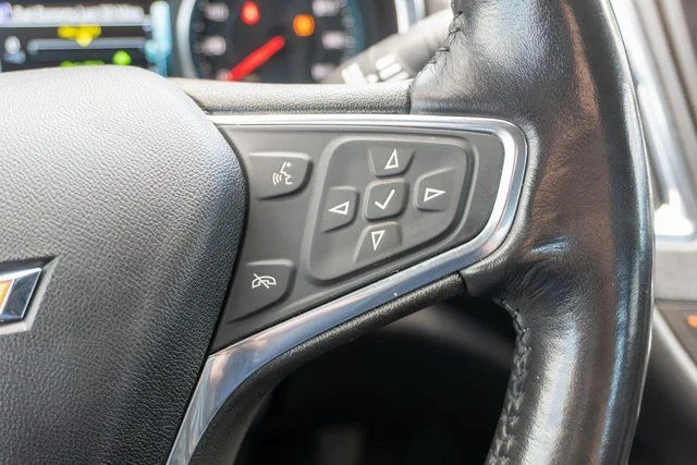 Used 2018 White Chevrolet Premier image 27