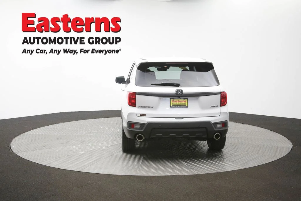 Used 2023 White Honda EX-L image 39