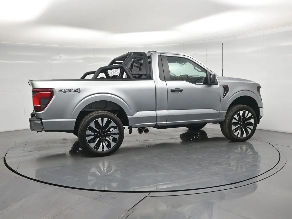 Used 2024 Silver Ford XL image 23