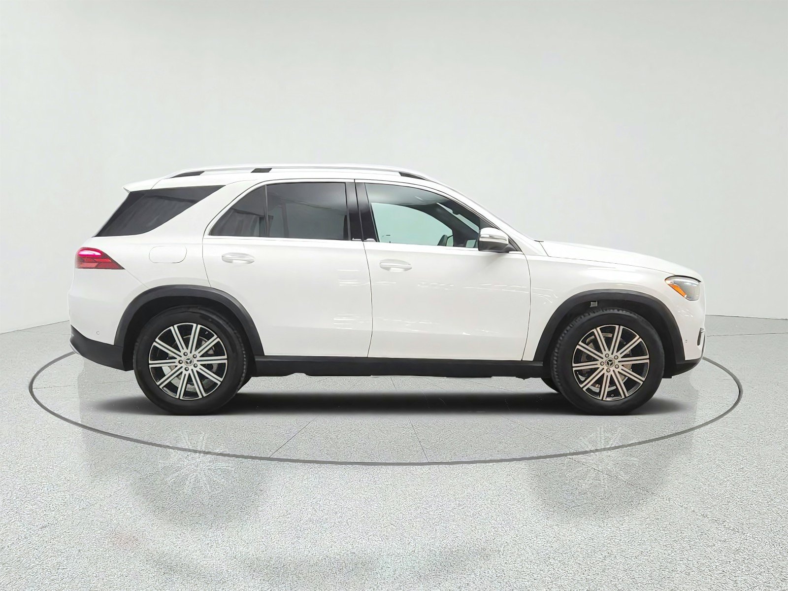 Certified Used 2026 Polar White Mercedes-Benz GLE 350 SUV image 4