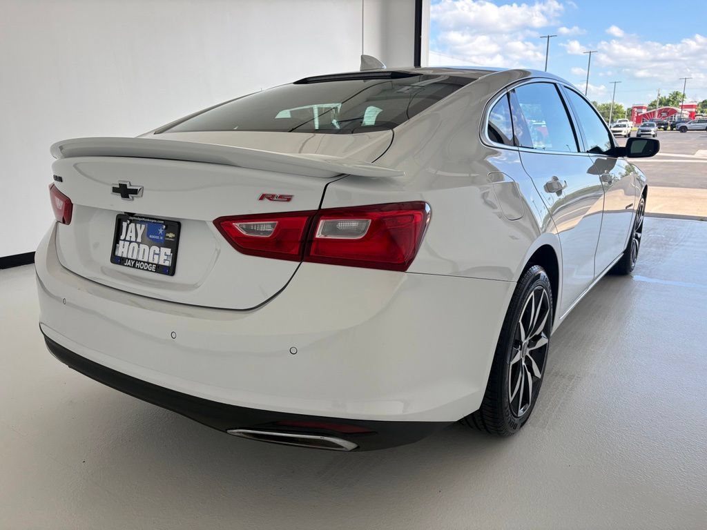 Used 2021 SUMMIT WHITE Chevrolet RS image 19
