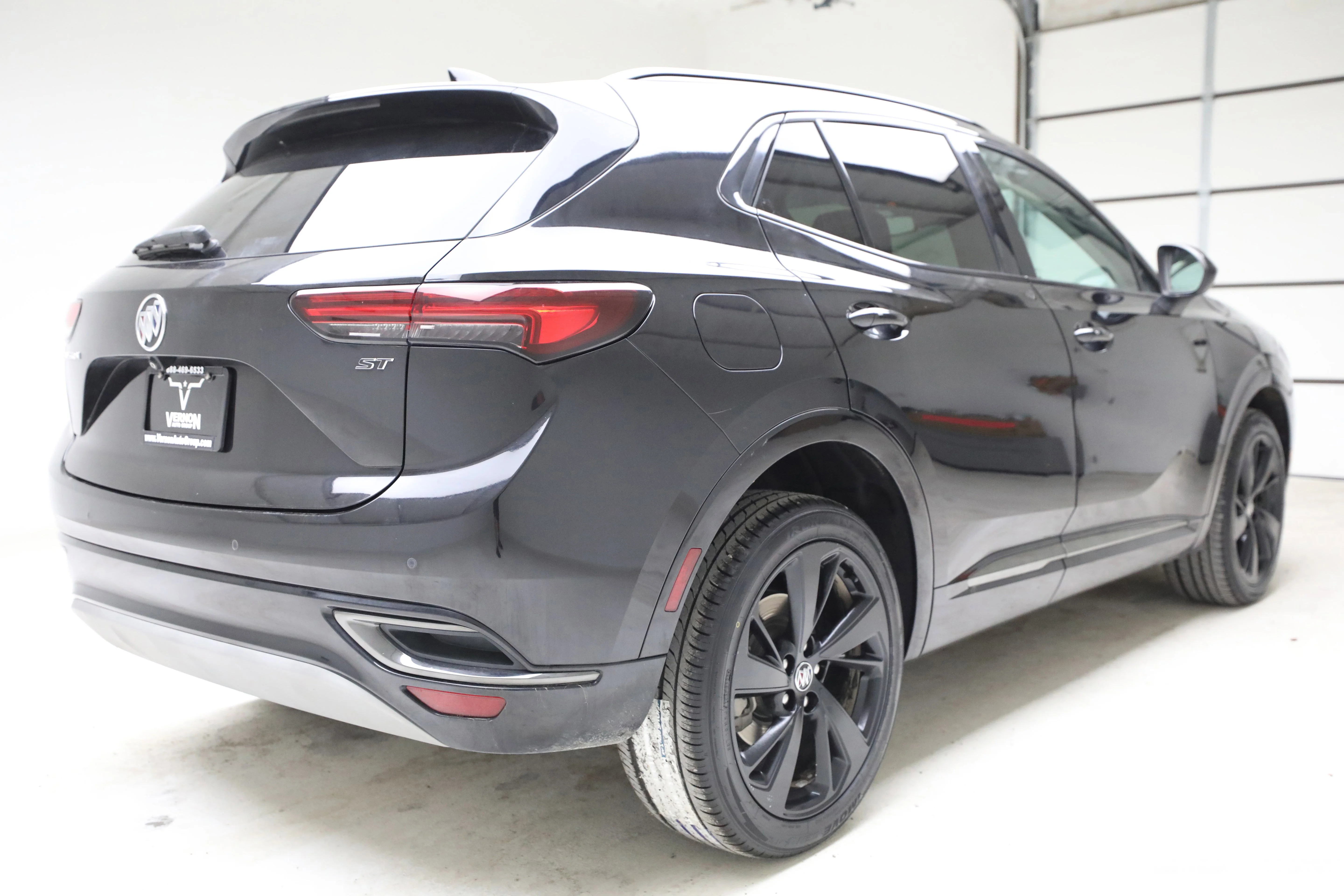 Pre-Owned 2022 Buick Envision Essence
