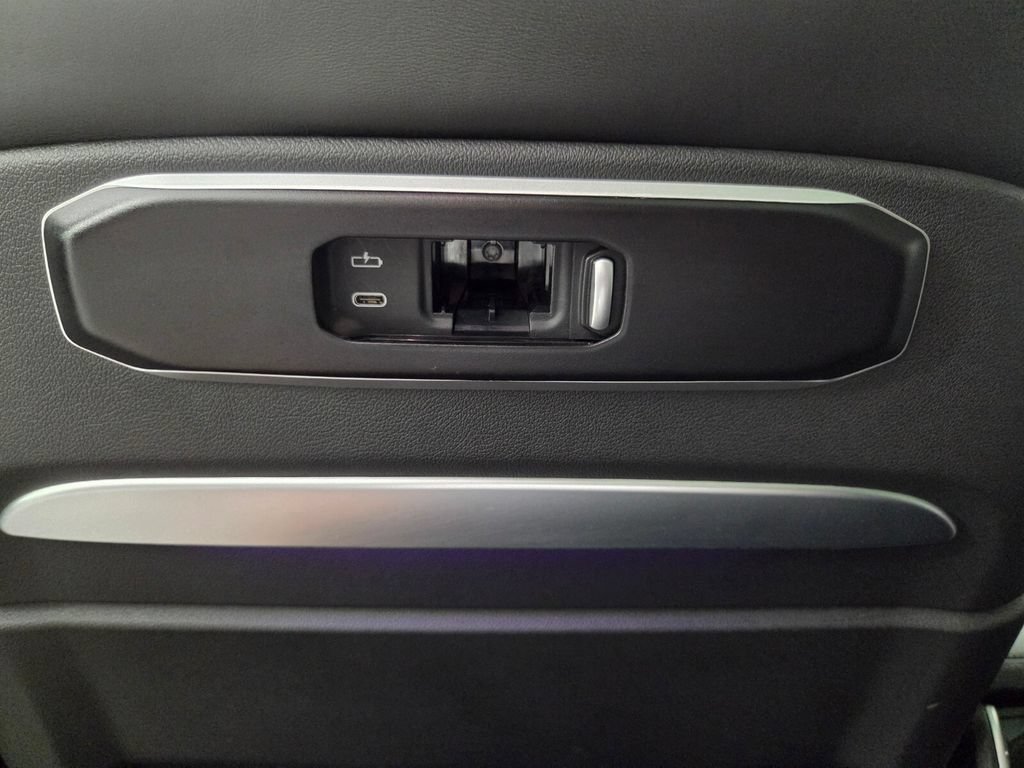 2025 BMW X7 40i - Photo 27