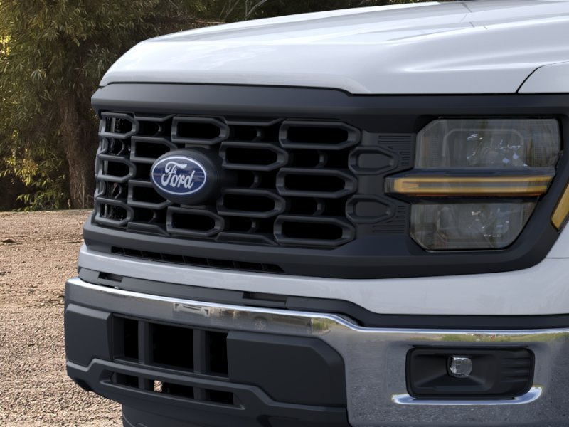 New 2026 Oxford White Ford XL image 17