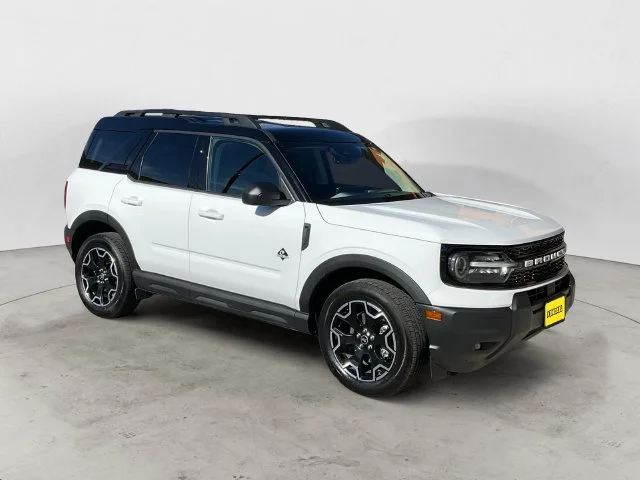 Certified Used 2025 Oxford White Ford Outer Banks image 3