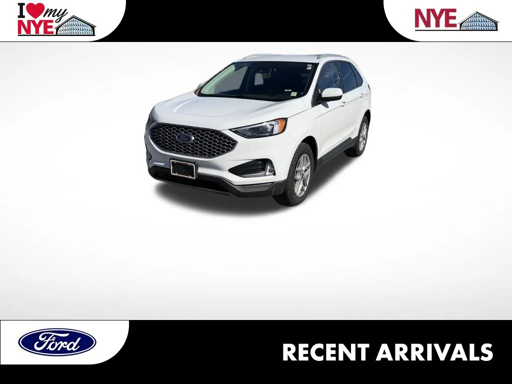 Used 2023 White Ford SEL image 1