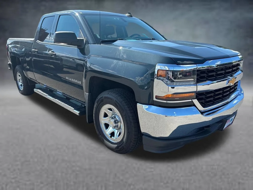 Used 2018 GRAPHITE METALLIC Chevrolet LS image 3