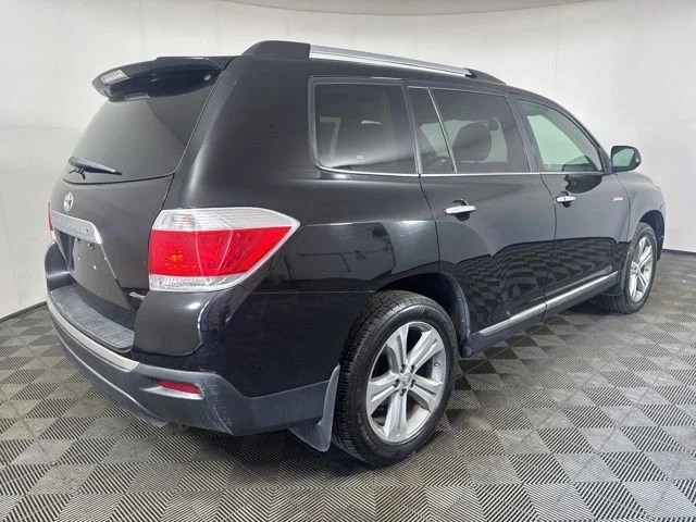 Used 2013 Black Toyota Limited image 3