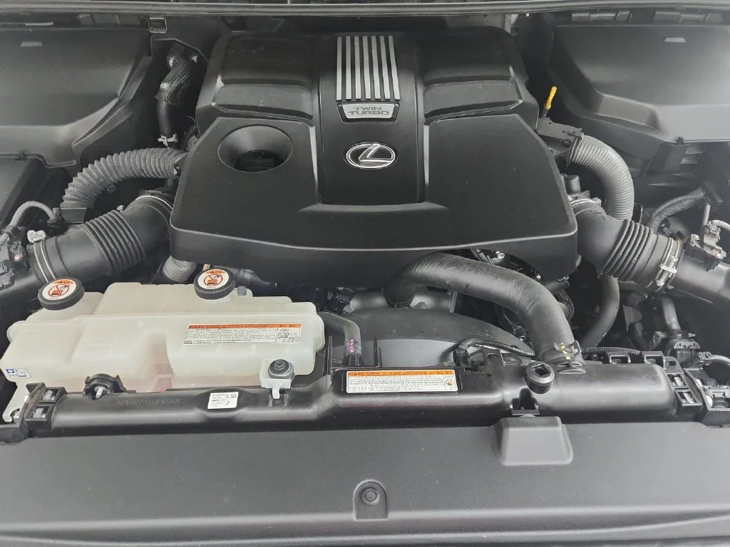 Used 2024 White Lexus 600 Luxury image 40