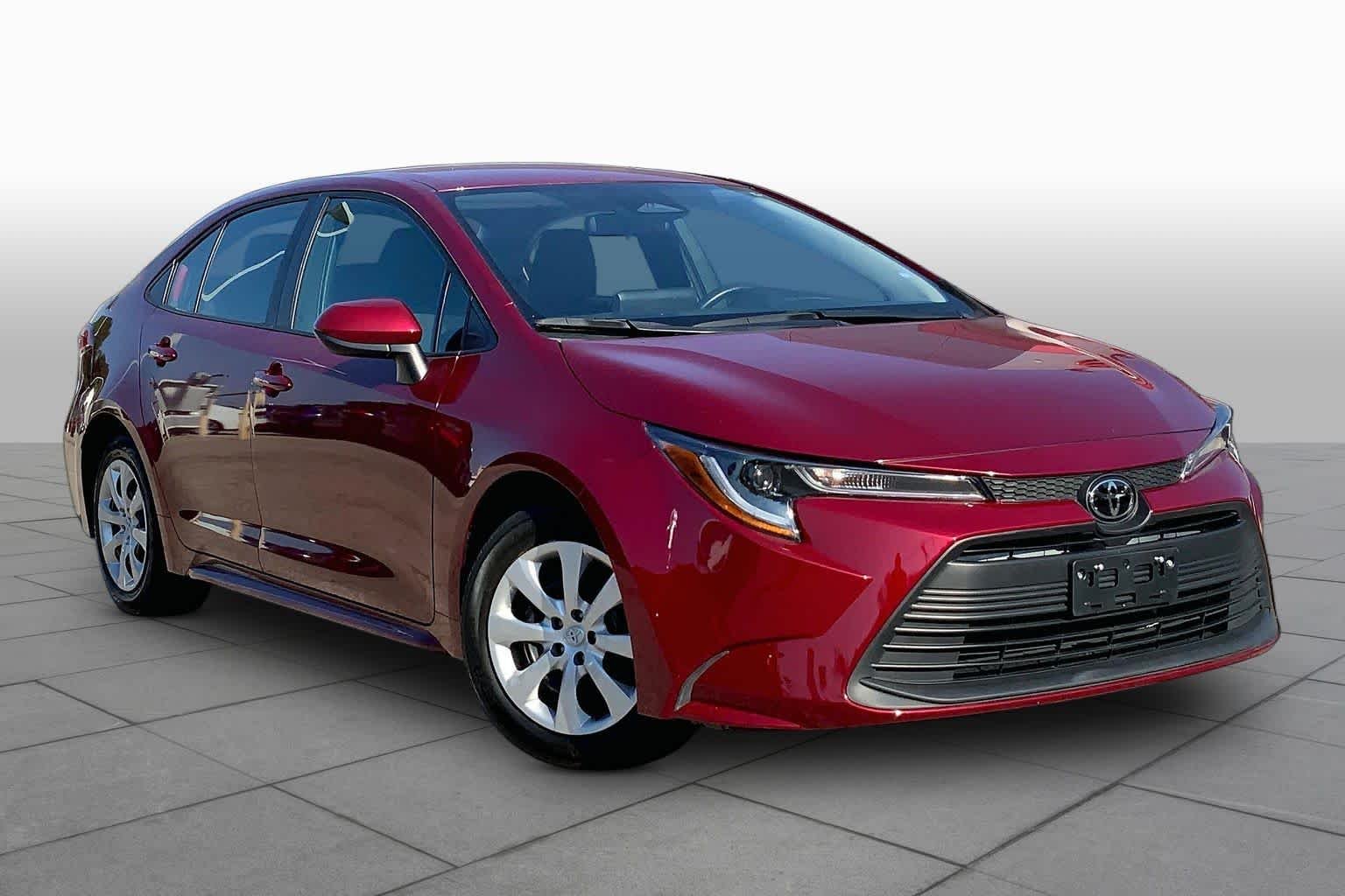 Used 2025 Ruby Flare Pearl Toyota LE image 3