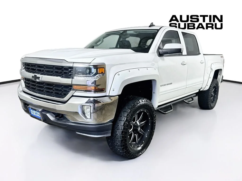 Used 2017 White Chevrolet LT image 3