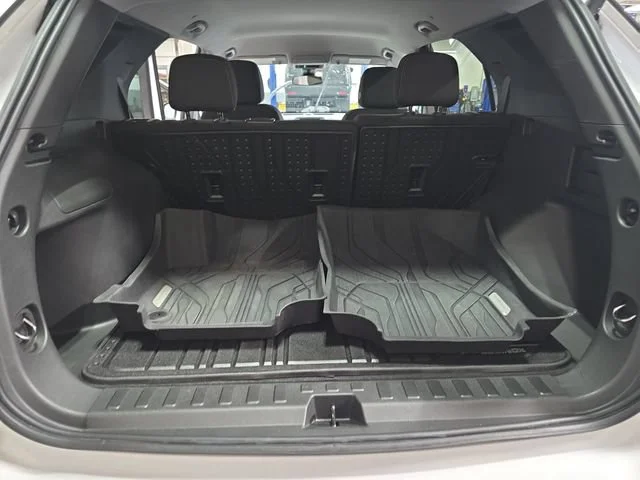 Used 2024 Summit White Chevrolet LT image 14