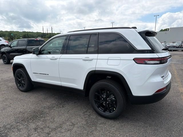 New 2026 Bright White Clear-Coat Exterior Paint Jeep Altitude image 5