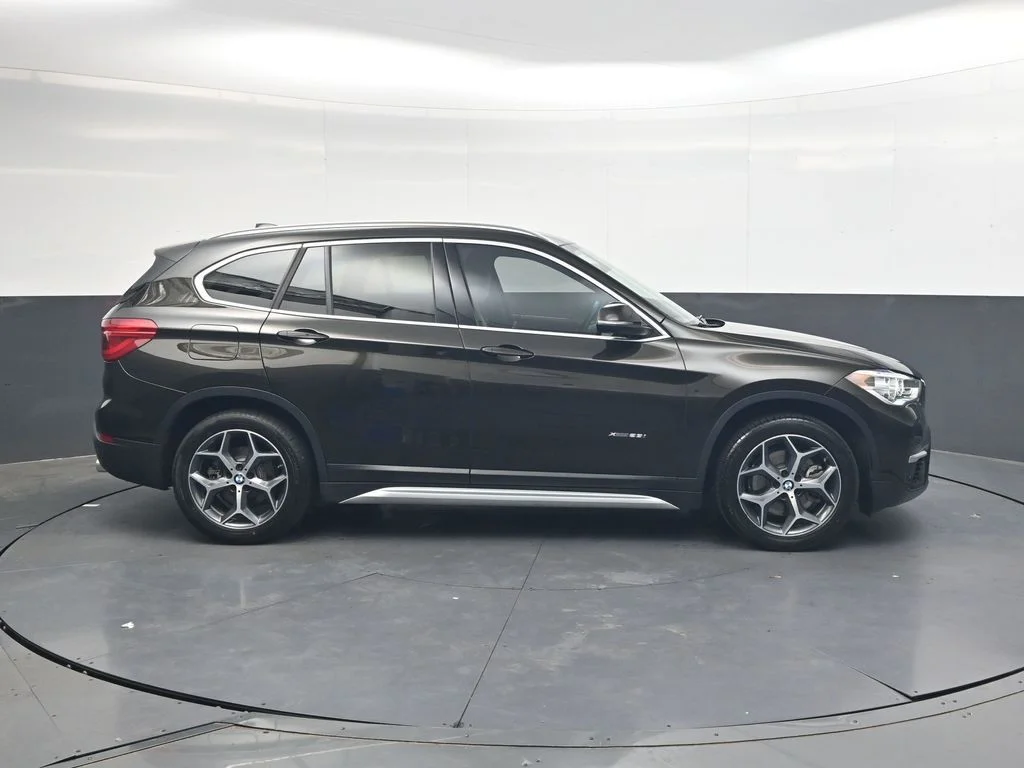 Used 2017 Dark Olive Metallic BMW xDrive28i image 3