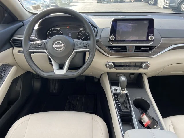 2025 Nissan Altima SV - Photo 11