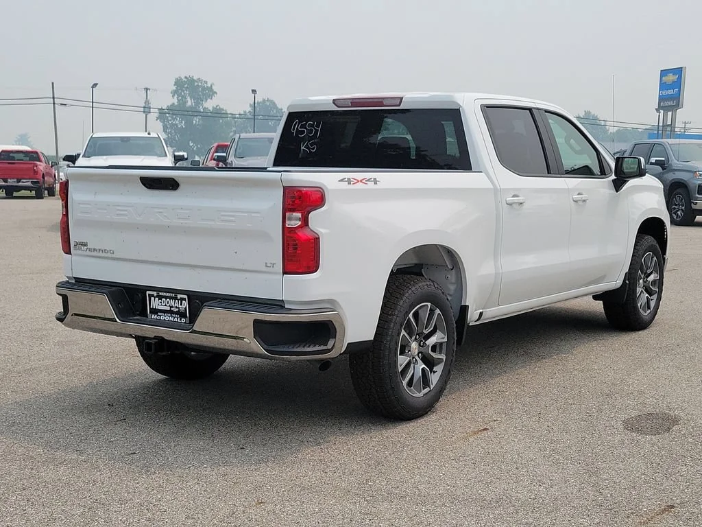 New 2026 Summit White Chevrolet LT (2FL) image 3