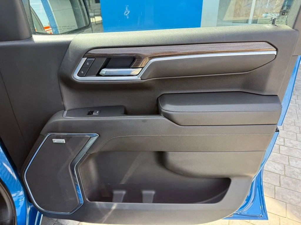 Used 2022 Glacier Blue Metallic Chevrolet RST image 17