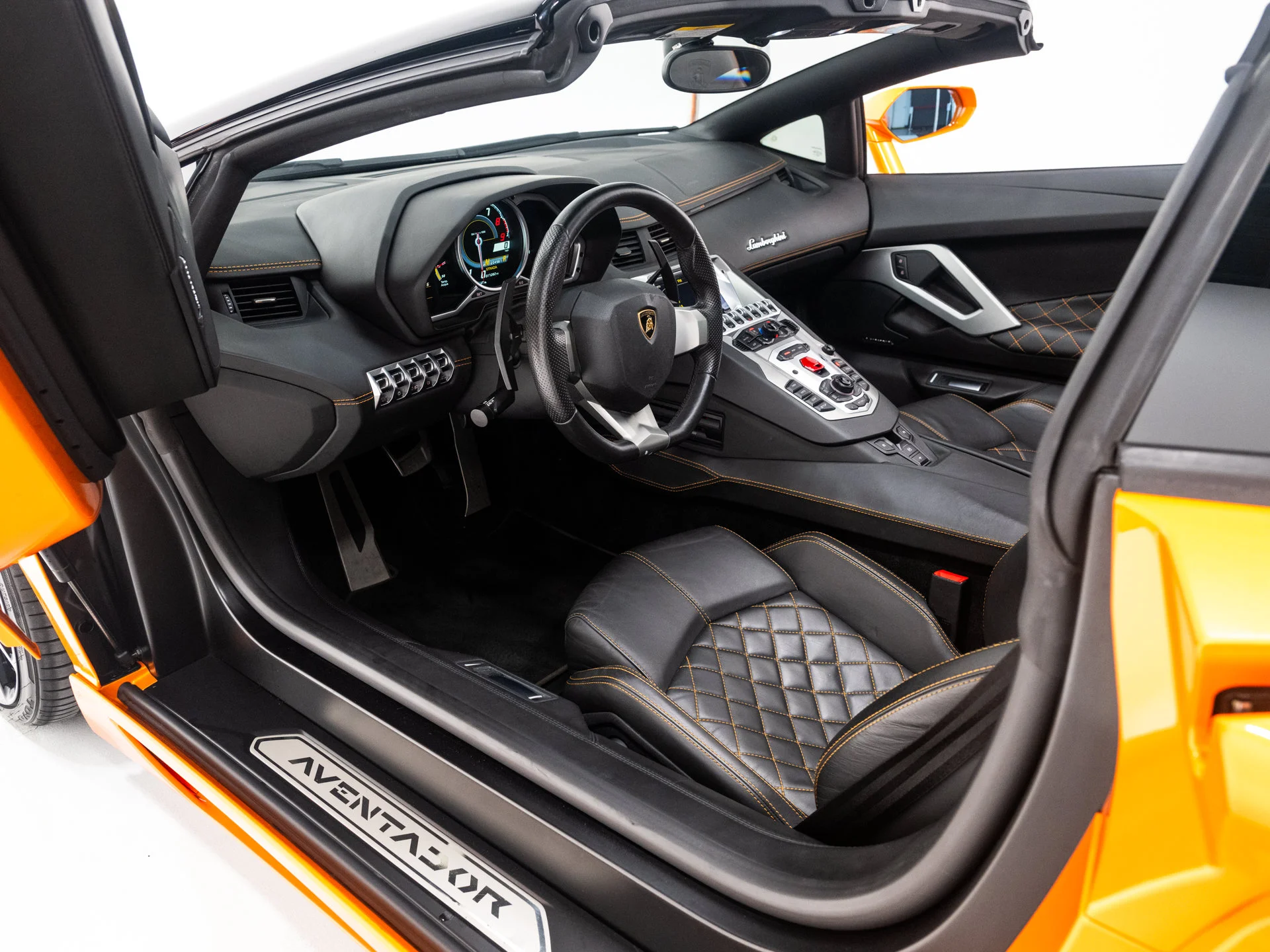 Used 2016 Arancio Atlas Pearl Effect Lamborghini LP700-4 image 27