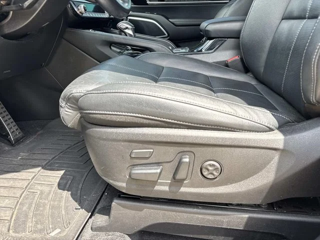 Used 2024 Black Kia SX image 32