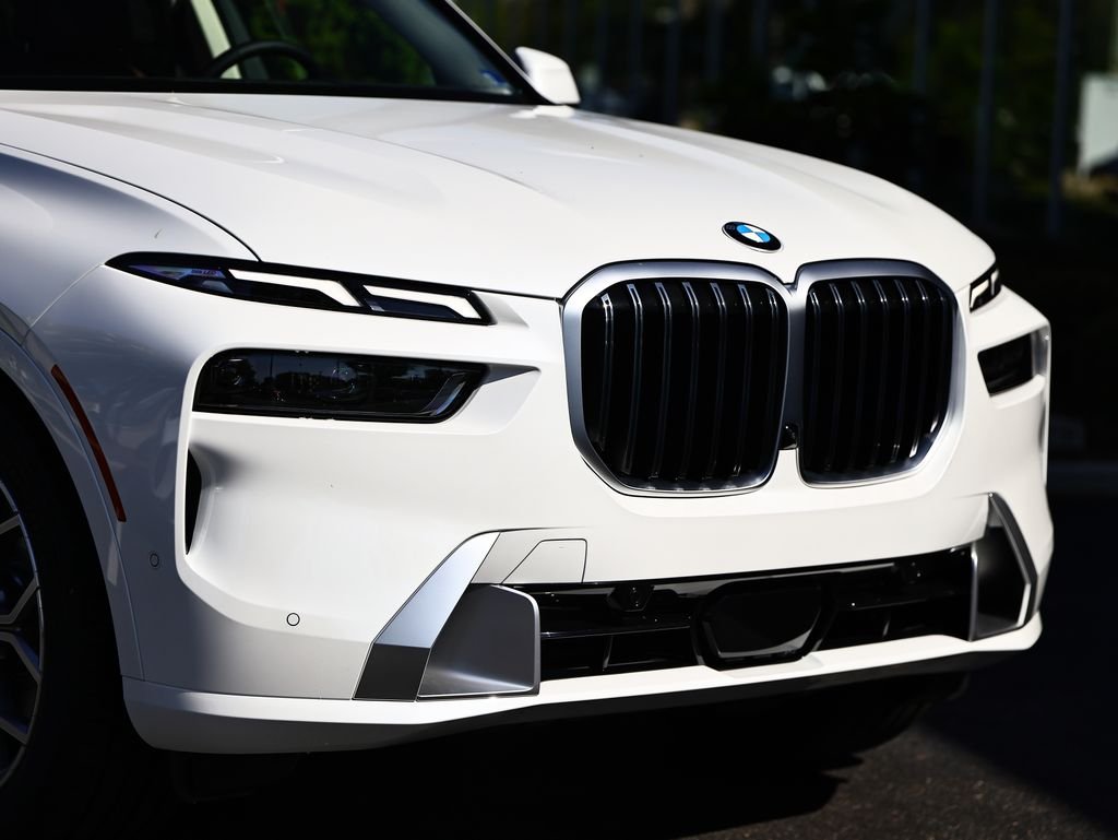 New 2027 Mineral White Metallic BMW xDrive40i image 2