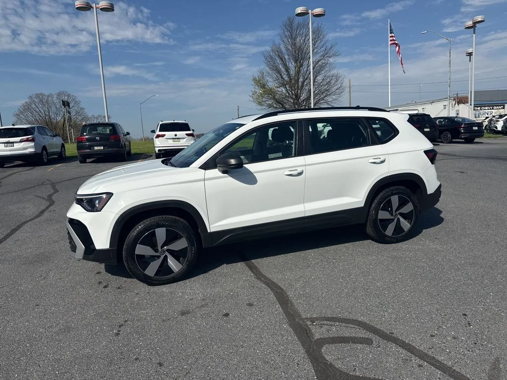 2025 Volkswagen Taos S - Photo 11