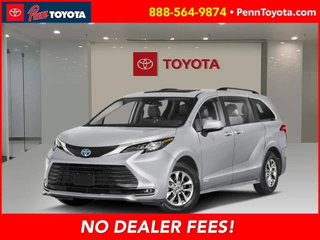 Used 2025 CELESTIAL SILVER Toyota XLE image 1