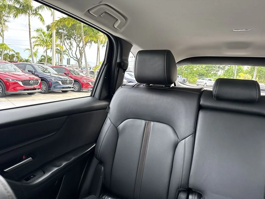 Used 2025 Jet Black Mazda 3.3 Turbo Select image 17