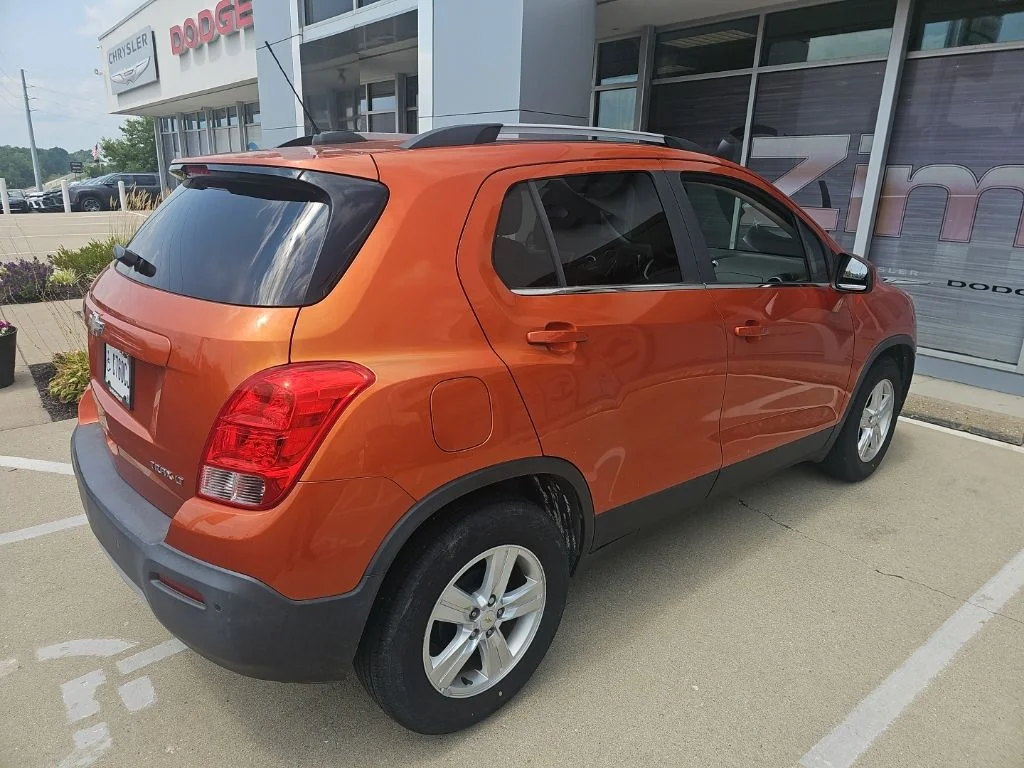Used 2016 Orange Chevrolet LT image 3