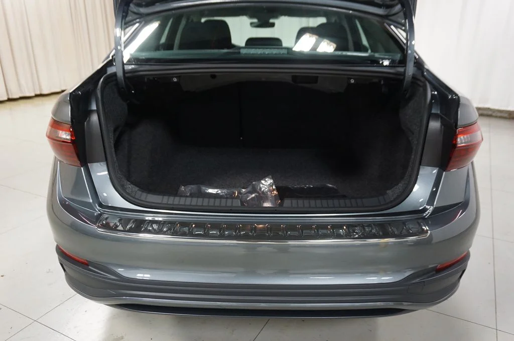 New 2026 Platinum Gray Volkswagen 1.5T S image 23