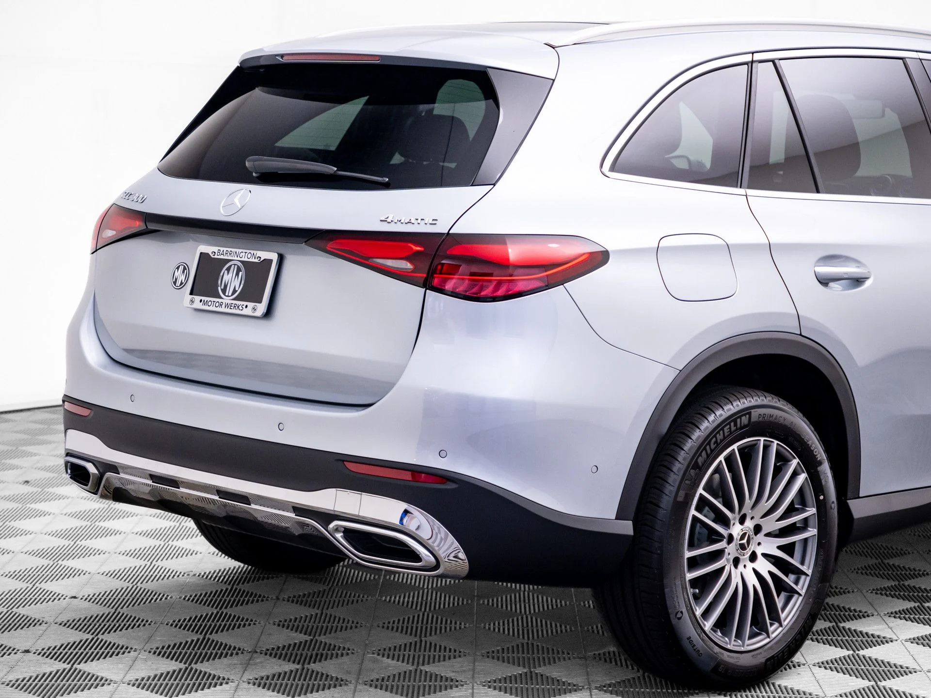 New 2026 Silver Mercedes-Benz GLC 300 image 38