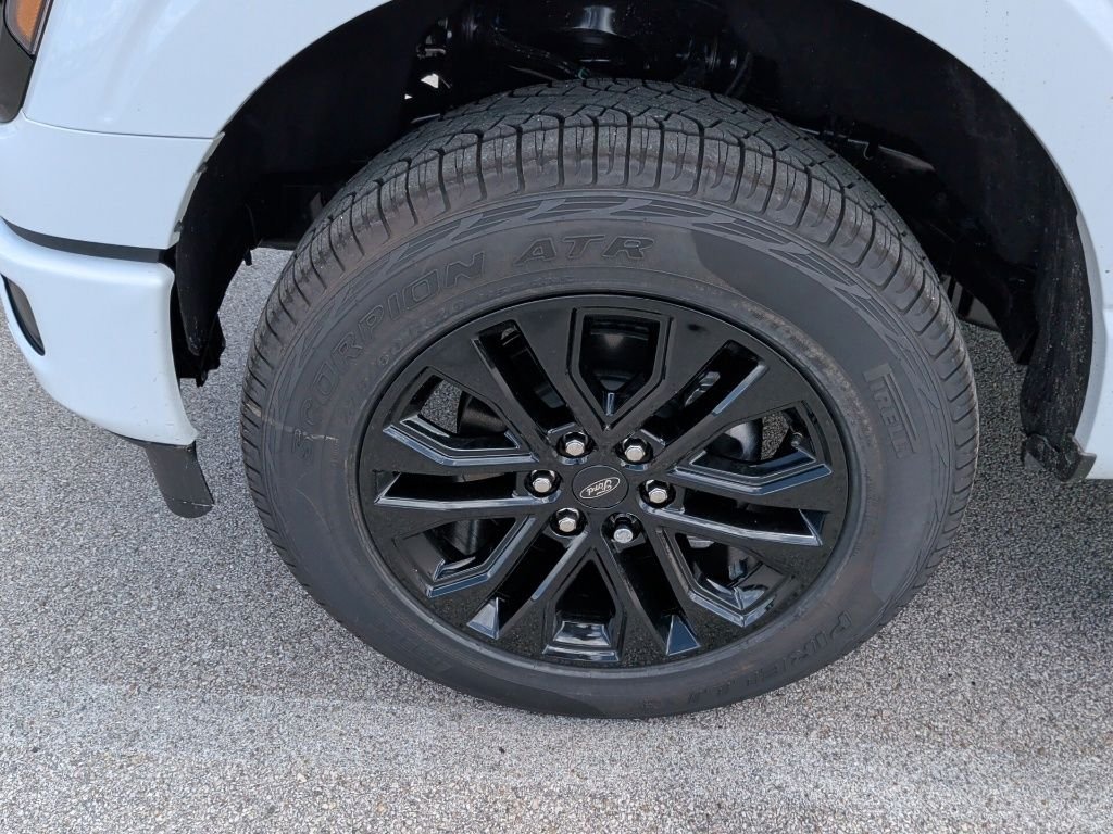 New 2026 Oxford White Ford XLT image 44