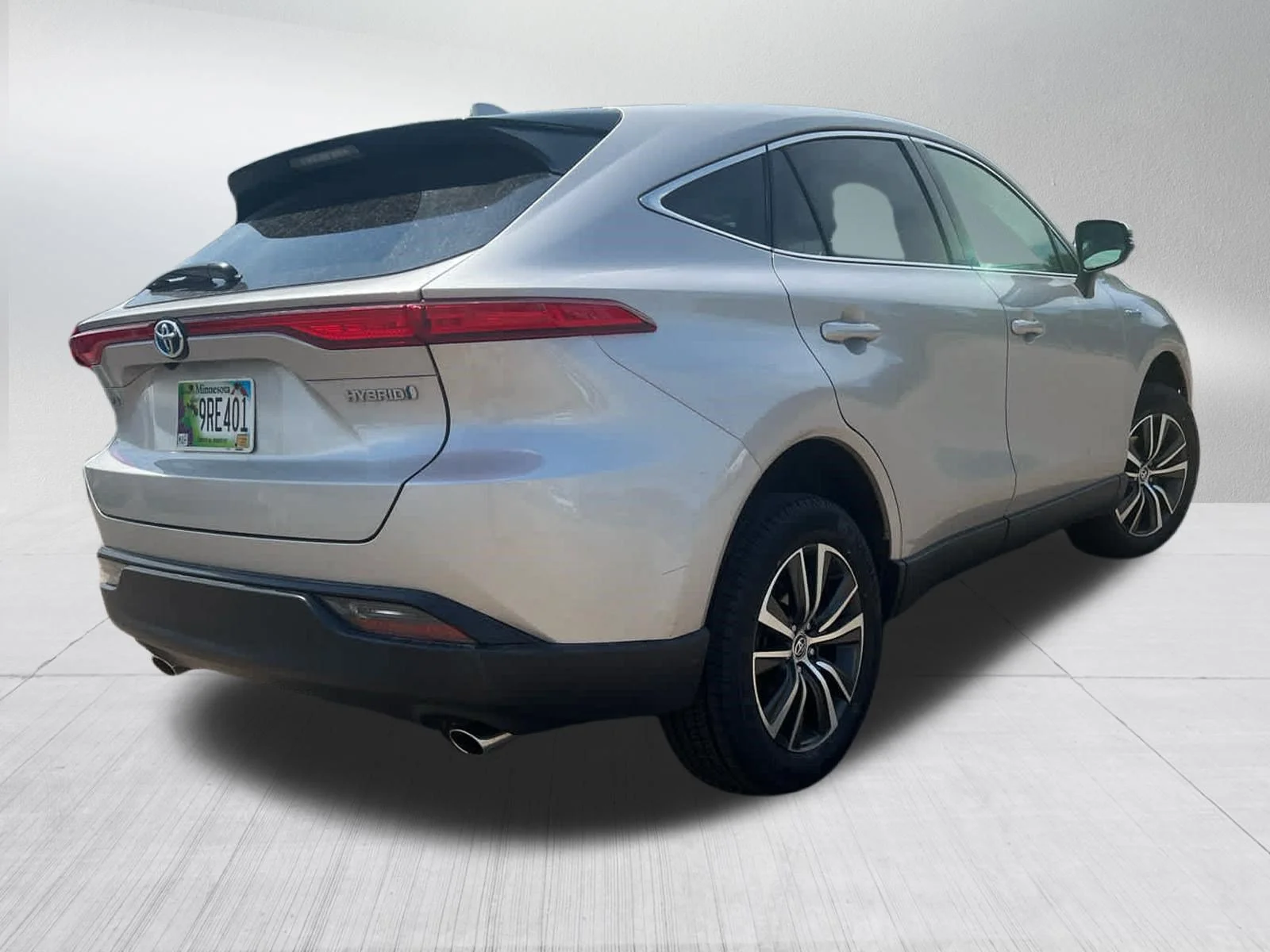 Used 2021 Titanium Glow Toyota LE image 7