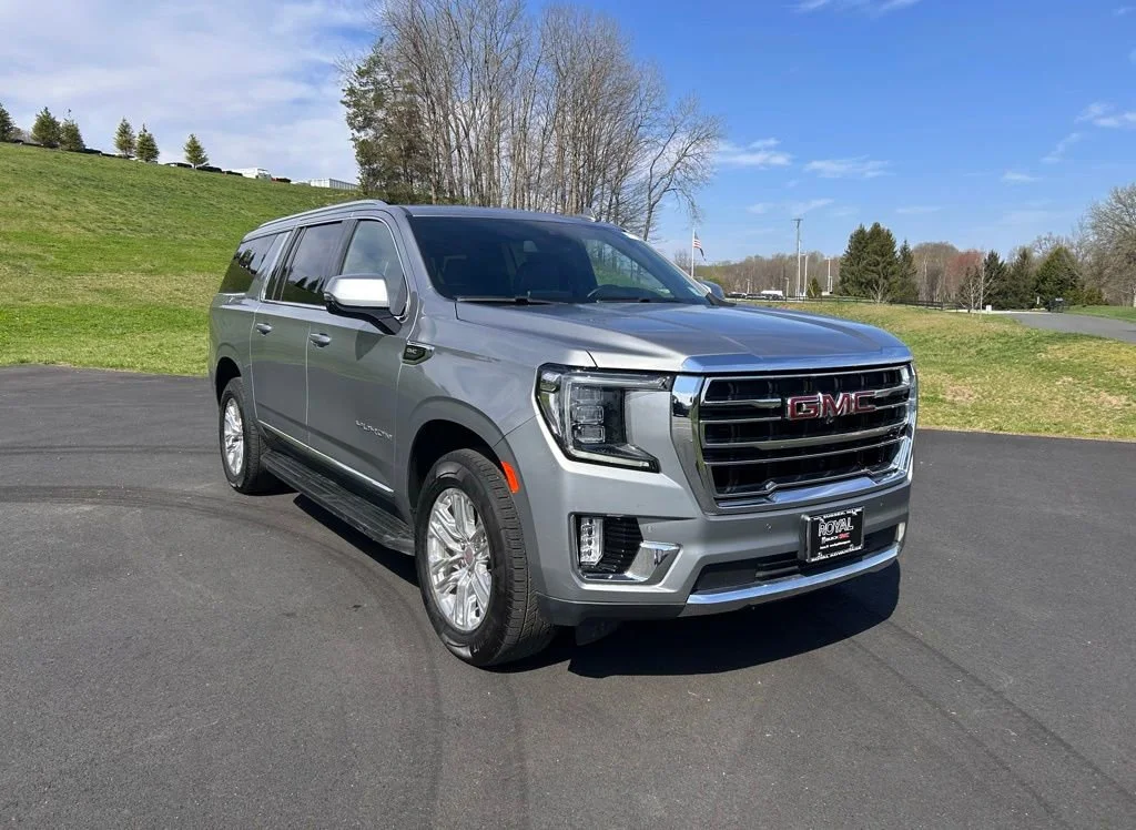 2024 GMC Yukon 4WD SLT's photo