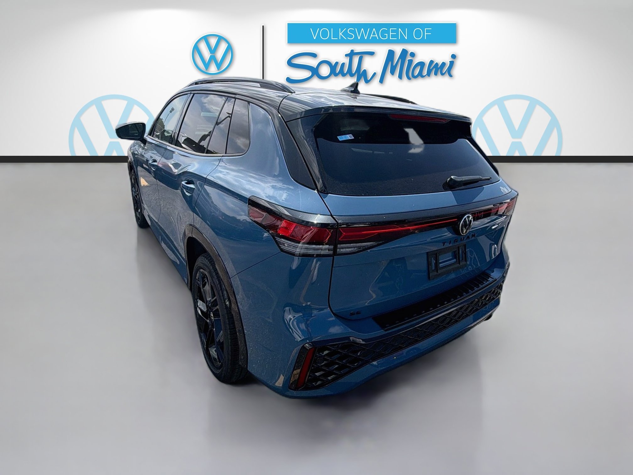 New 2026 Blue Volkswagen SE R-Line Black image 5