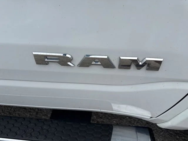 Used 2025 White Ram Big Horn/Lone Star image 14