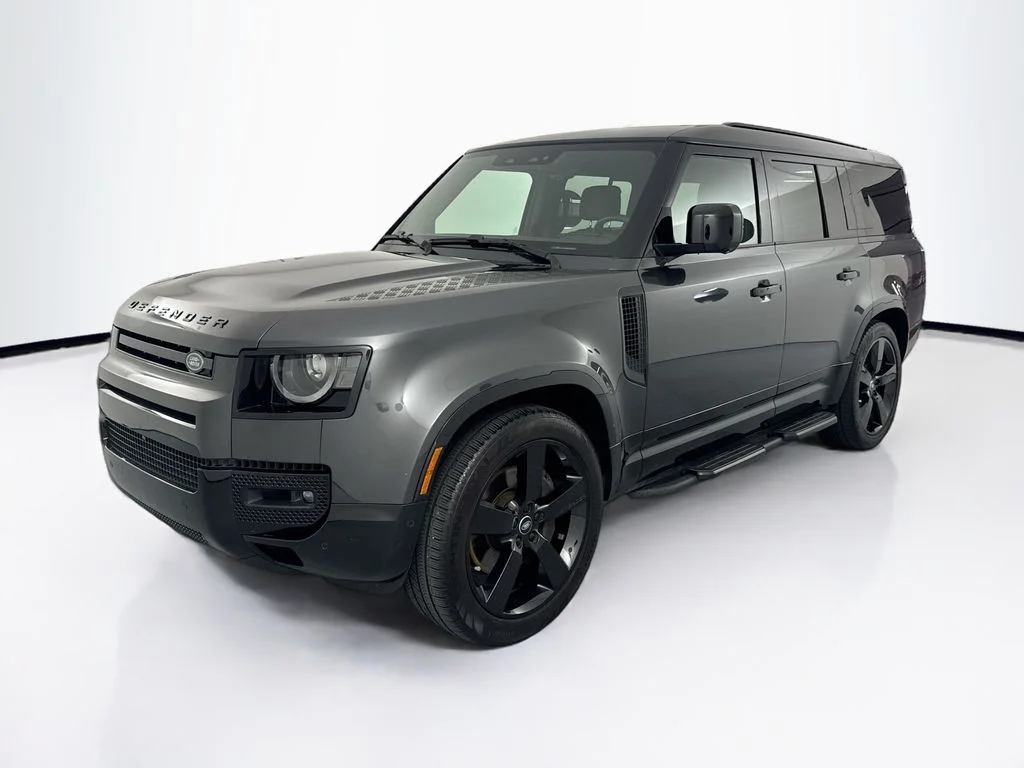 Used 2025 Gray Land Rover X-Dynamic SE image 1
