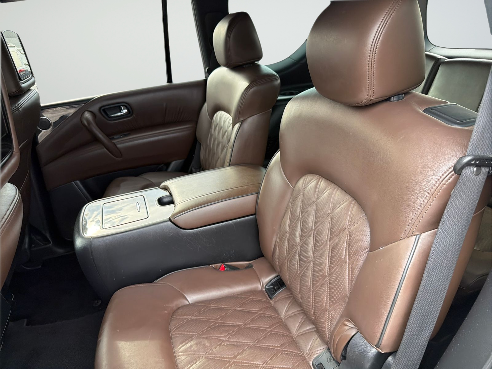 Used 2022 White Nissan Platinum image 36