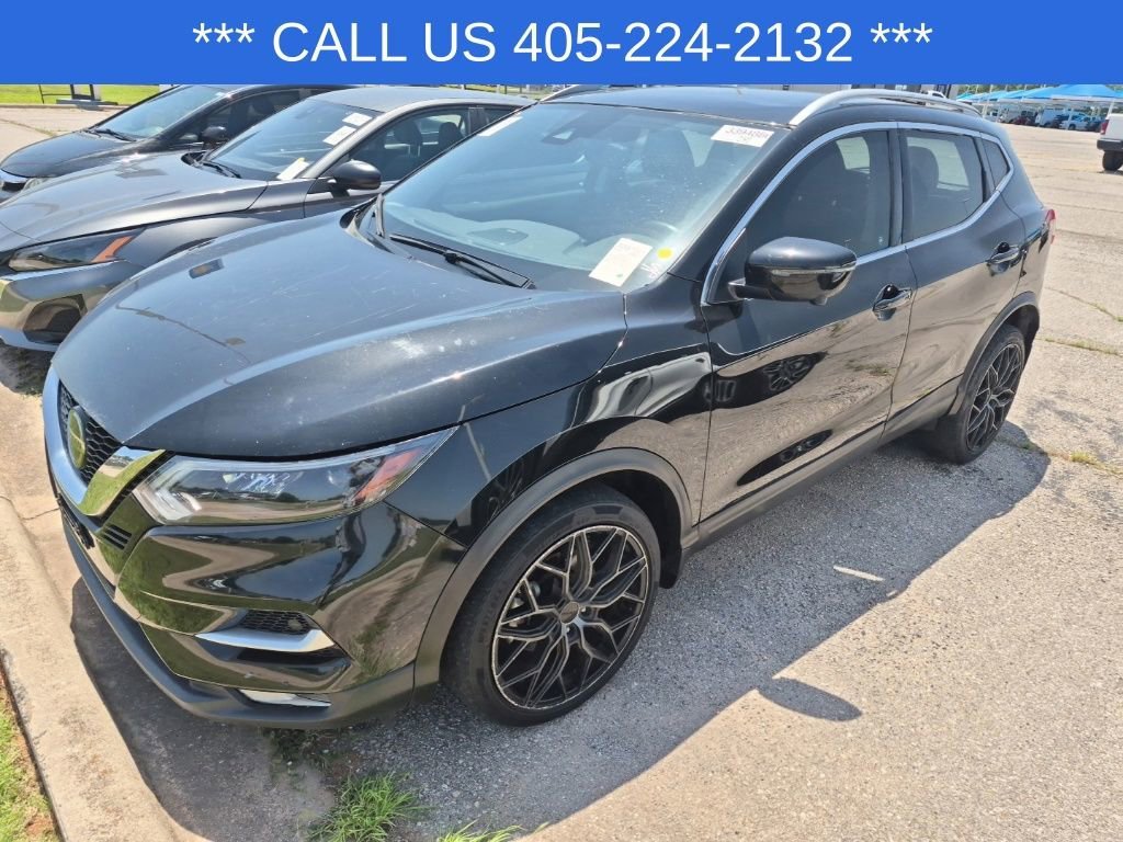 Used 2022  Nissan SL image 1