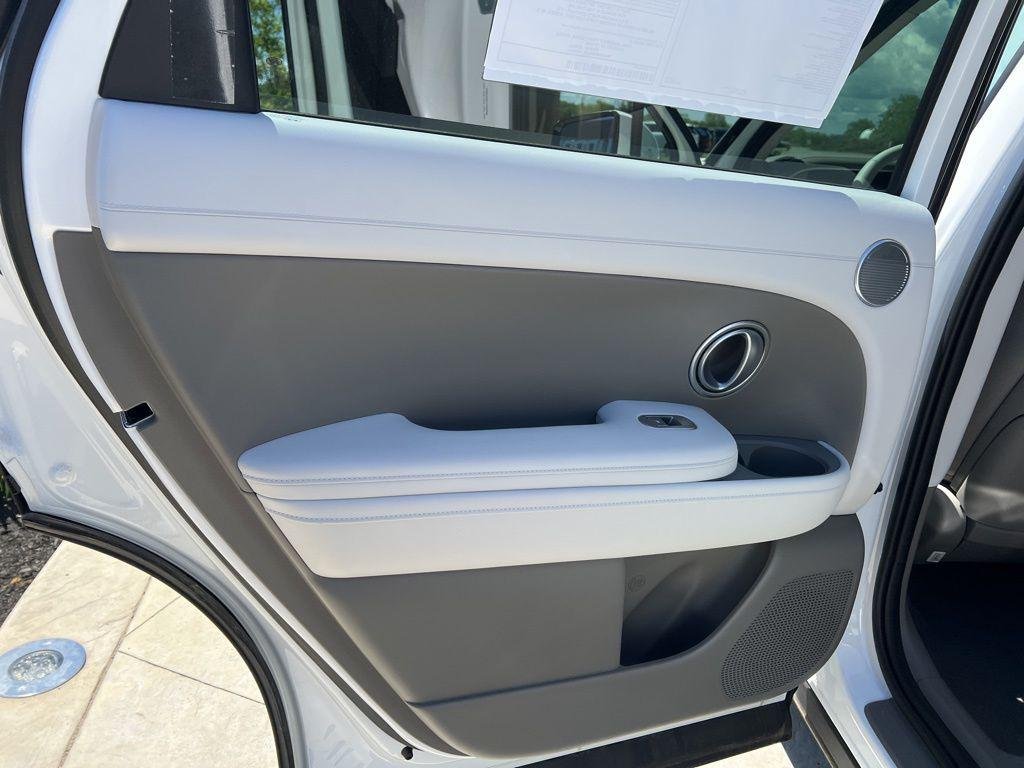 New 2026 White Hyundai SE AWD image 24
