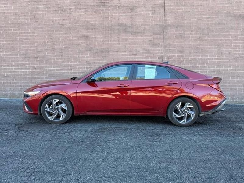 Used 2025 Ultimate Red Hyundai SEL Sport image 2