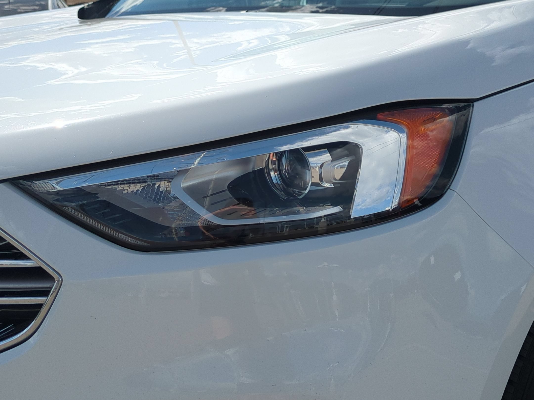 Used 2022 Oxford White Ford SE image 10